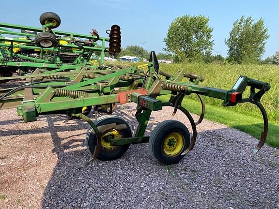 Image of John Deere 610 equipment image 3