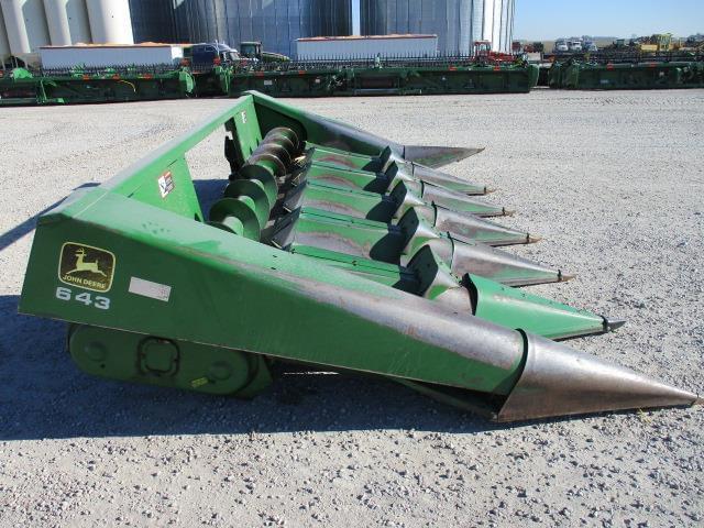 Image of John Deere 643 equipment image 3