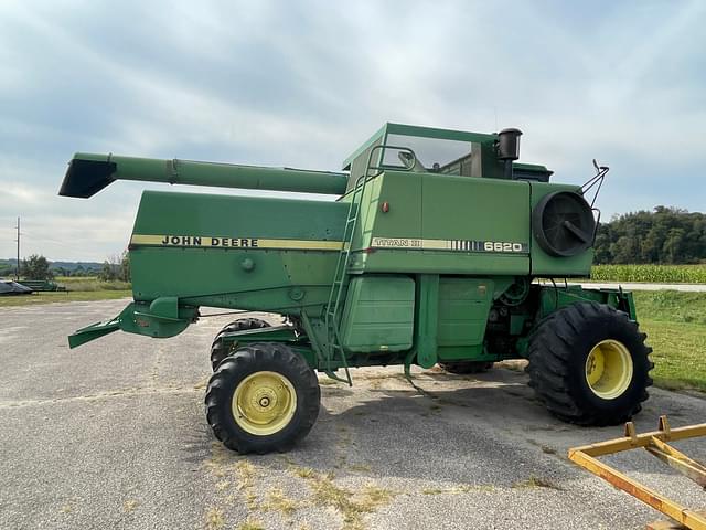 Image of John Deere 6620 Titan II equipment image 3