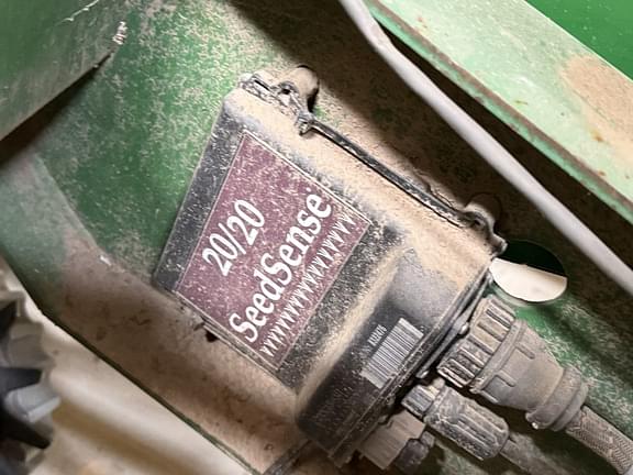 Image of John Deere 7000 equipment image 2