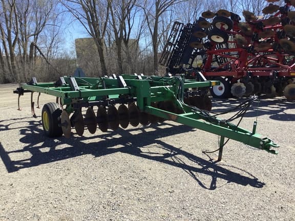 Image of John Deere 714 equipment image 3