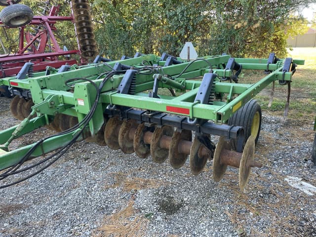 Image of John Deere 714 equipment image 1