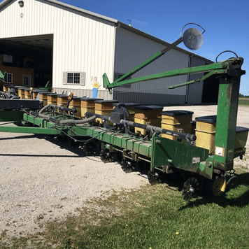 Main image John Deere 7200