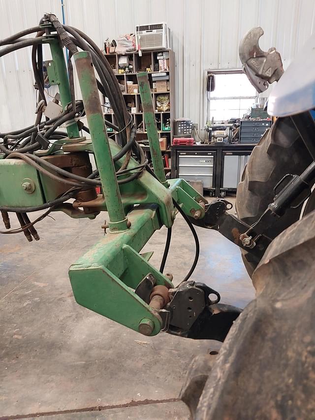 Image of John Deere 7200 equipment image 2