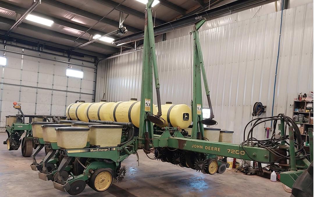 Image of John Deere 7200 Primary image