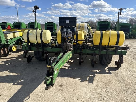 Main image John Deere 7240