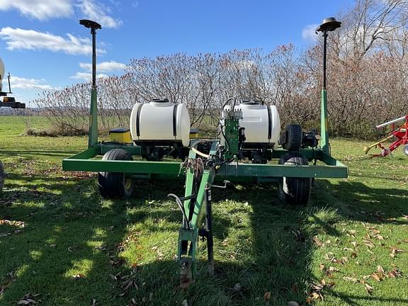 Image of John Deere 7240 equipment image 1