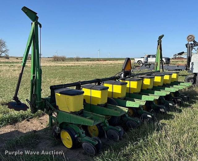 Image of John Deere 7300 equipment image 4