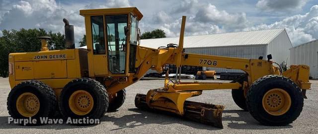 Image of John Deere 770B equipment image 3