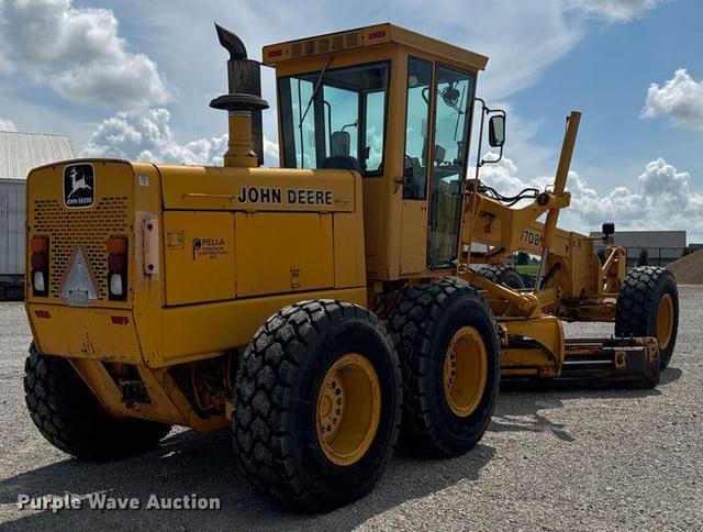 Image of John Deere 770B equipment image 4