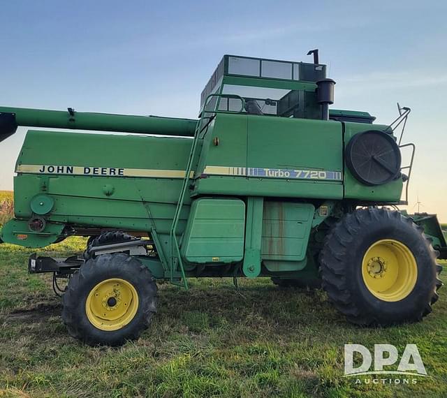 Image of John Deere Turbo 7720 equipment image 3