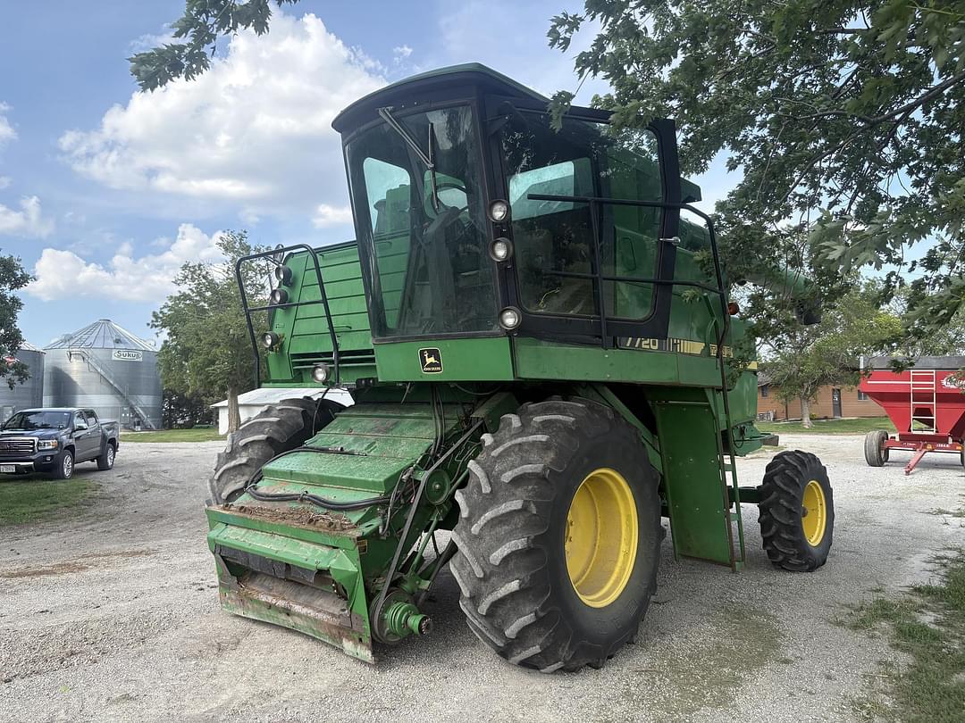Image of John Deere 7720 Titan II Primary image