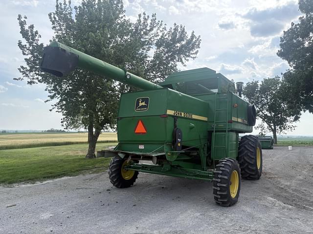 Image of John Deere 7720 Titan II equipment image 4