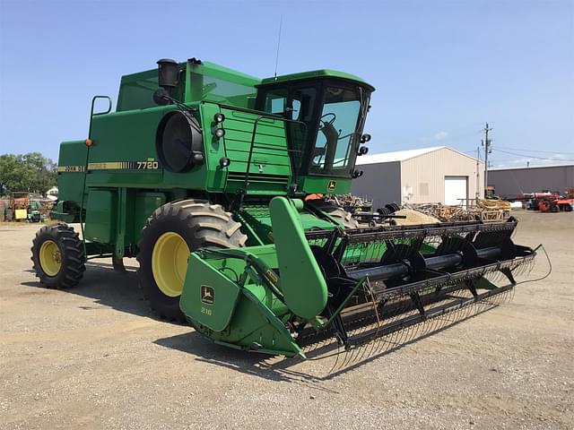 Image of John Deere 7720 Titan II equipment image 3