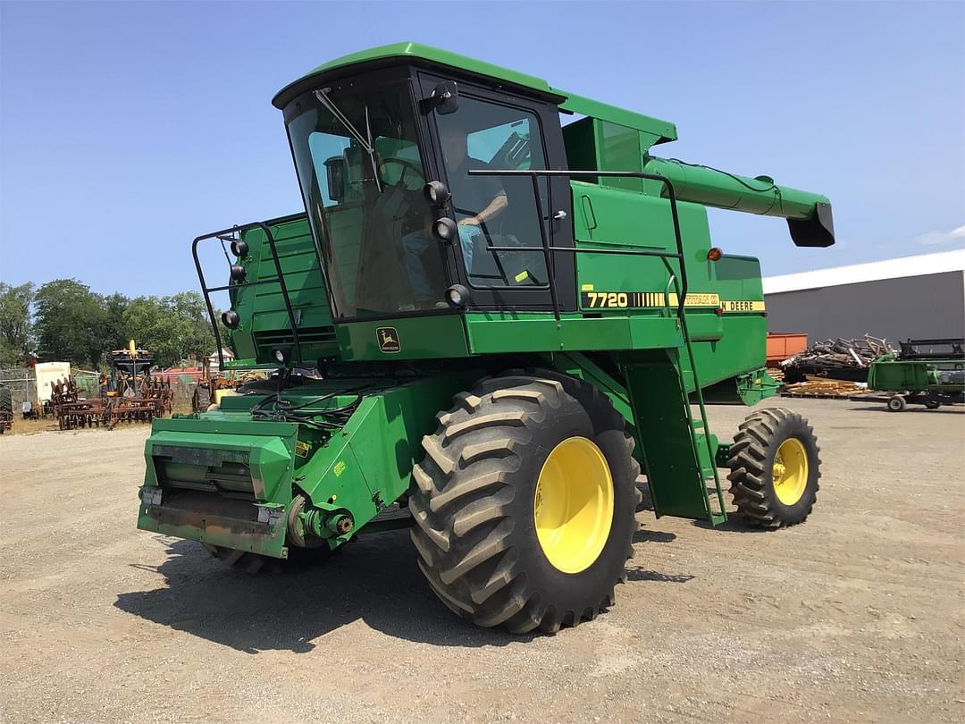 Image of John Deere 7720 Titan II Primary image