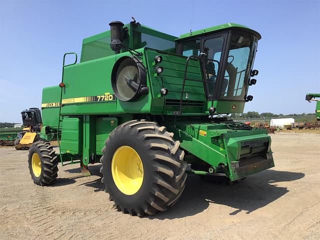 Image of John Deere 7720 Titan II equipment image 1