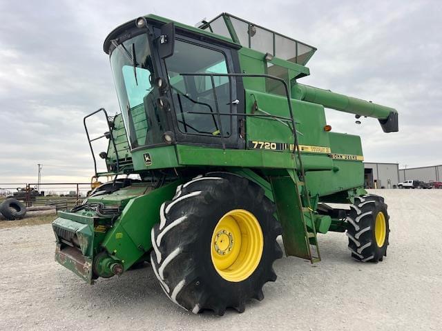 Image of John Deere 7720 Titan II Primary image