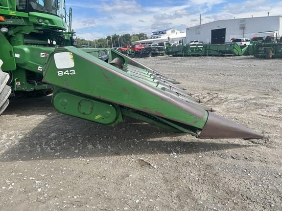 Image of John Deere 843 equipment image 4