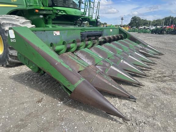 Image of John Deere 843 equipment image 3