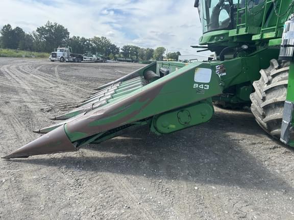 Image of John Deere 843 equipment image 2