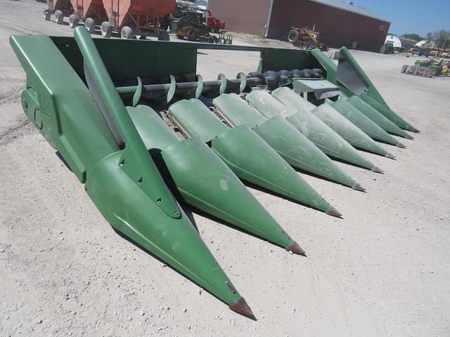 Image of John Deere 843 equipment image 4