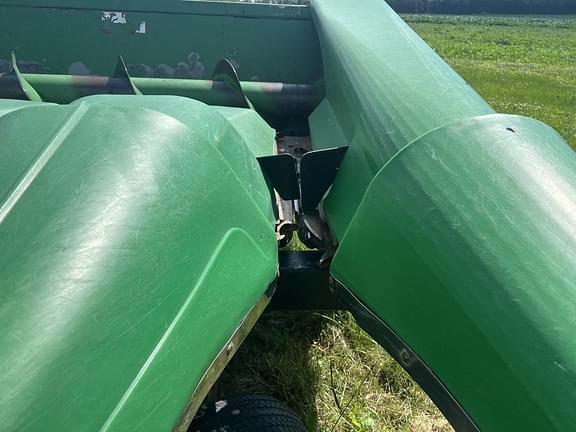 Image of John Deere 843 equipment image 2