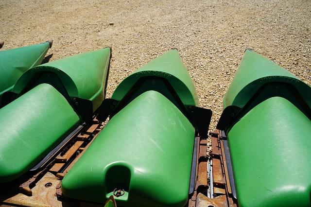 Image of John Deere 843 equipment image 3