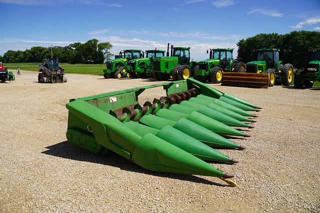 Image of John Deere 843 equipment image 1