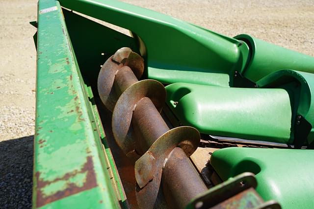 Image of John Deere 843 equipment image 4