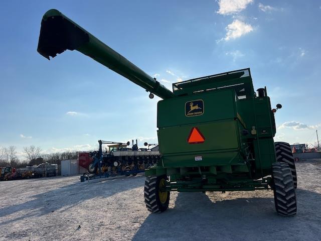 Image of John Deere 8820 Titan II equipment image 4