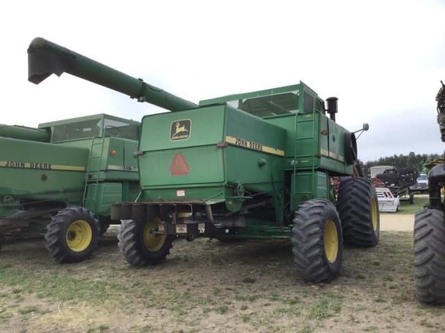 Image of John Deere 8820 equipment image 2