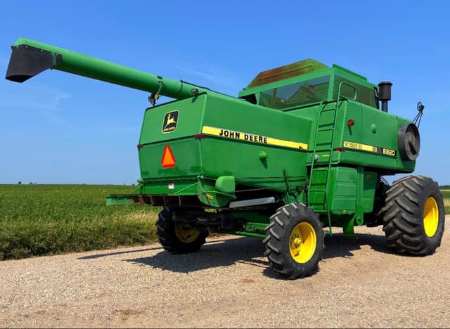 Image of John Deere 8820 Titan II equipment image 1