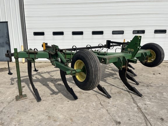 Main image John Deere 915