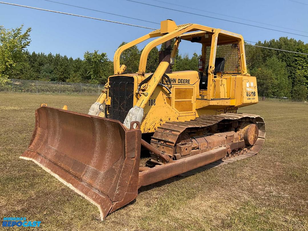 Image of John Deere 850B Primary image