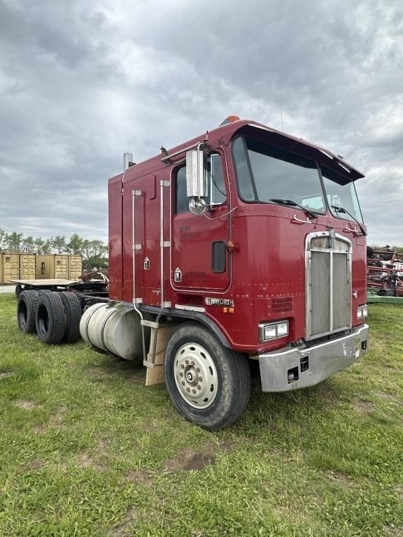 Image of Kenworth K100 equipment image 2