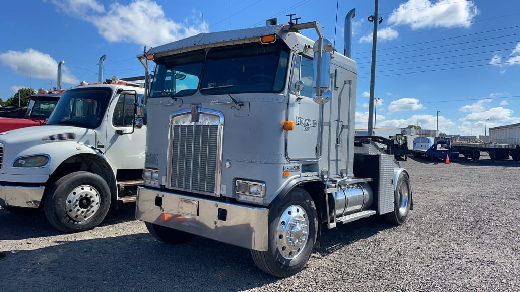 Main image Kenworth K100