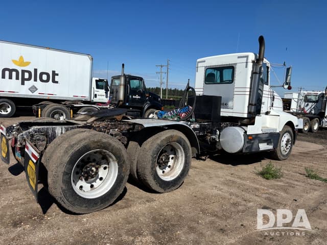 Image of Kenworth T600 equipment image 4