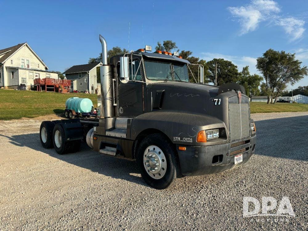 Main image Kenworth T600A