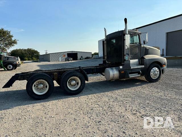 Image of Kenworth T600A equipment image 4