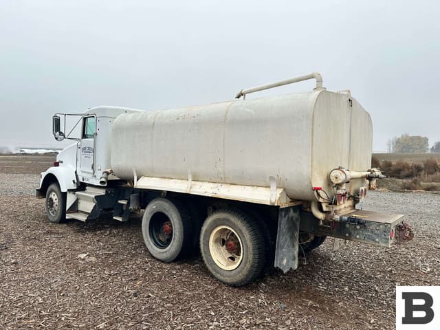 Image of Kenworth T800 equipment image 2
