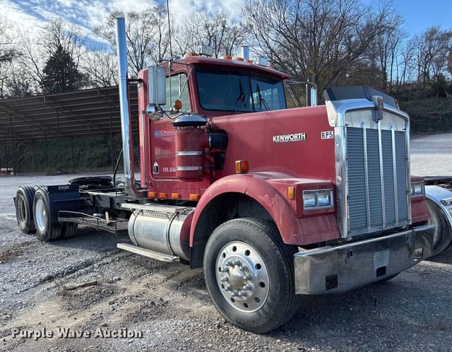 Image of Kenworth W9 equipment image 2