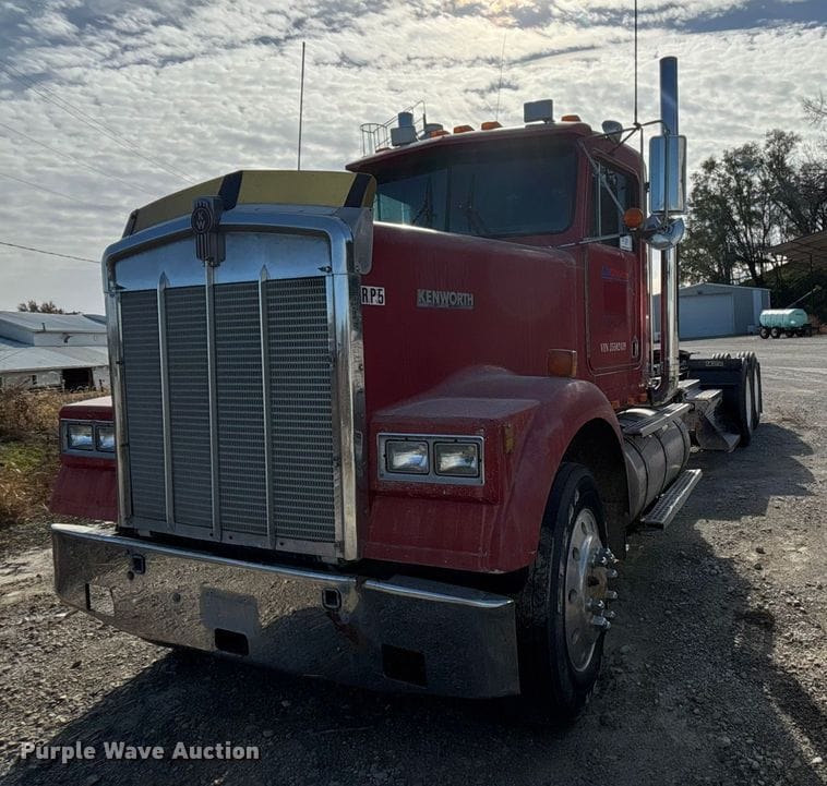 1988 Kenworth W9 Equipment Image0