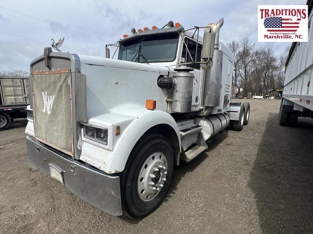 Image of Kenworth W900 Primary image