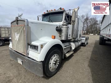Main image Kenworth W900