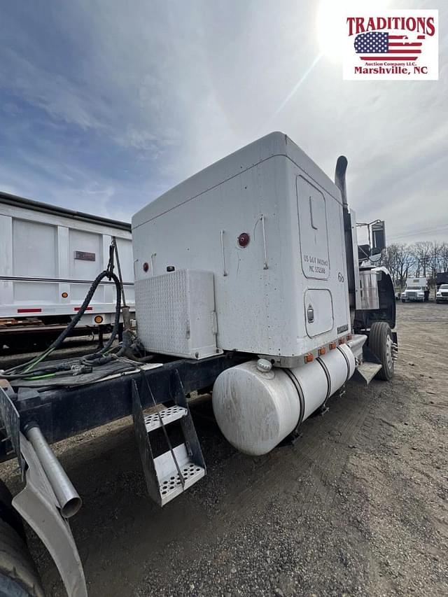 Image of Kenworth W900 equipment image 2