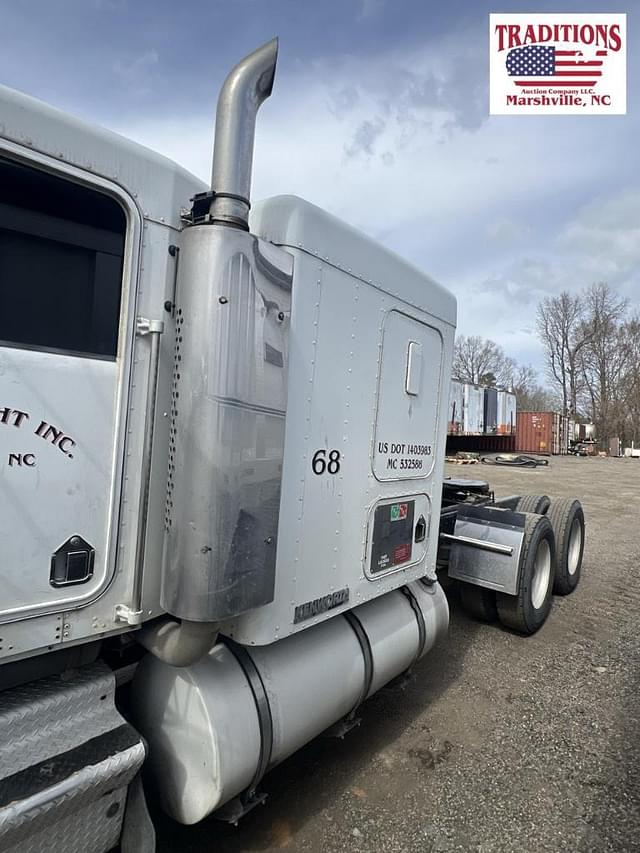 Image of Kenworth W900 equipment image 4