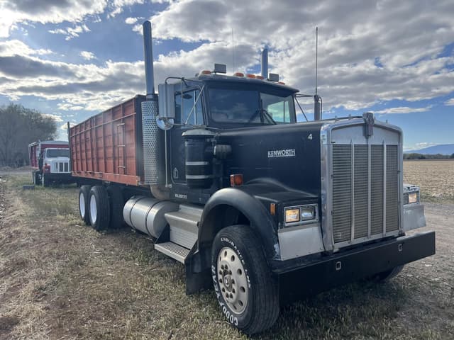 Image of Kenworth W900B equipment image 2