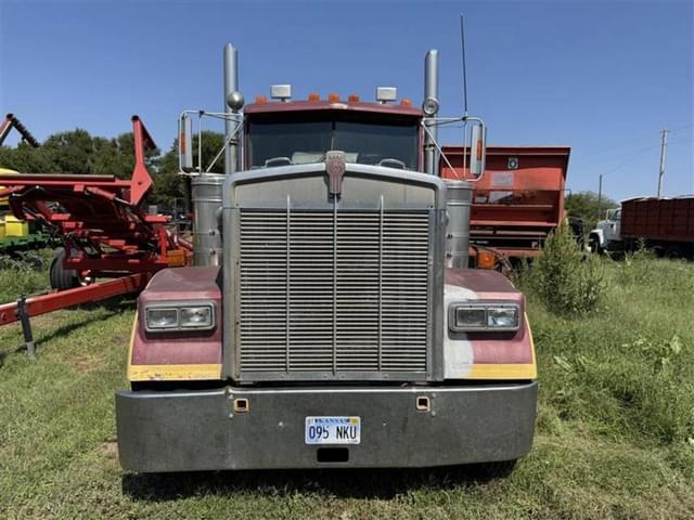 Image of Kenworth W900B equipment image 2