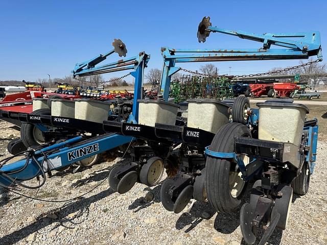 Image of Kinze EF equipment image 1