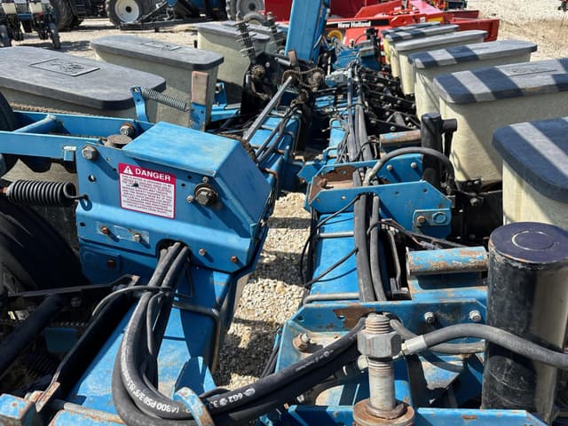Image of Kinze EF equipment image 2